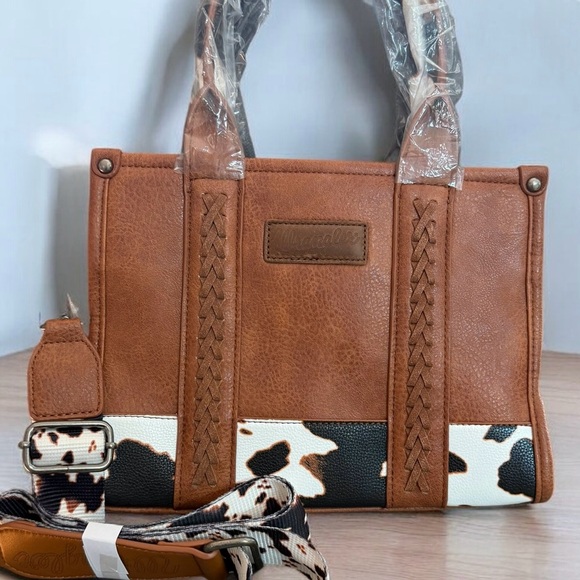 Wrangler Brown Cow Print Tote/Crossbody  *NEW in Package* - Picture 3 of 4